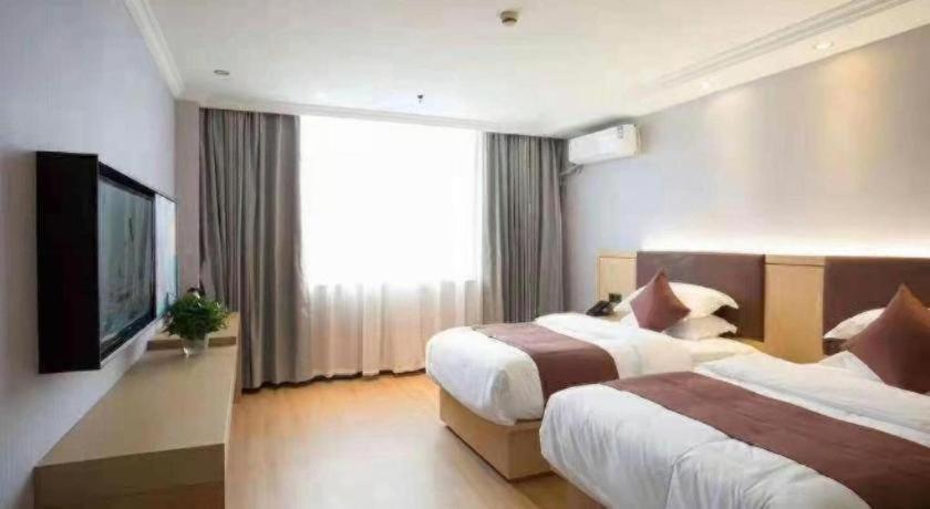 Gya Songjiang Wanda Plaza Hotel 2*
