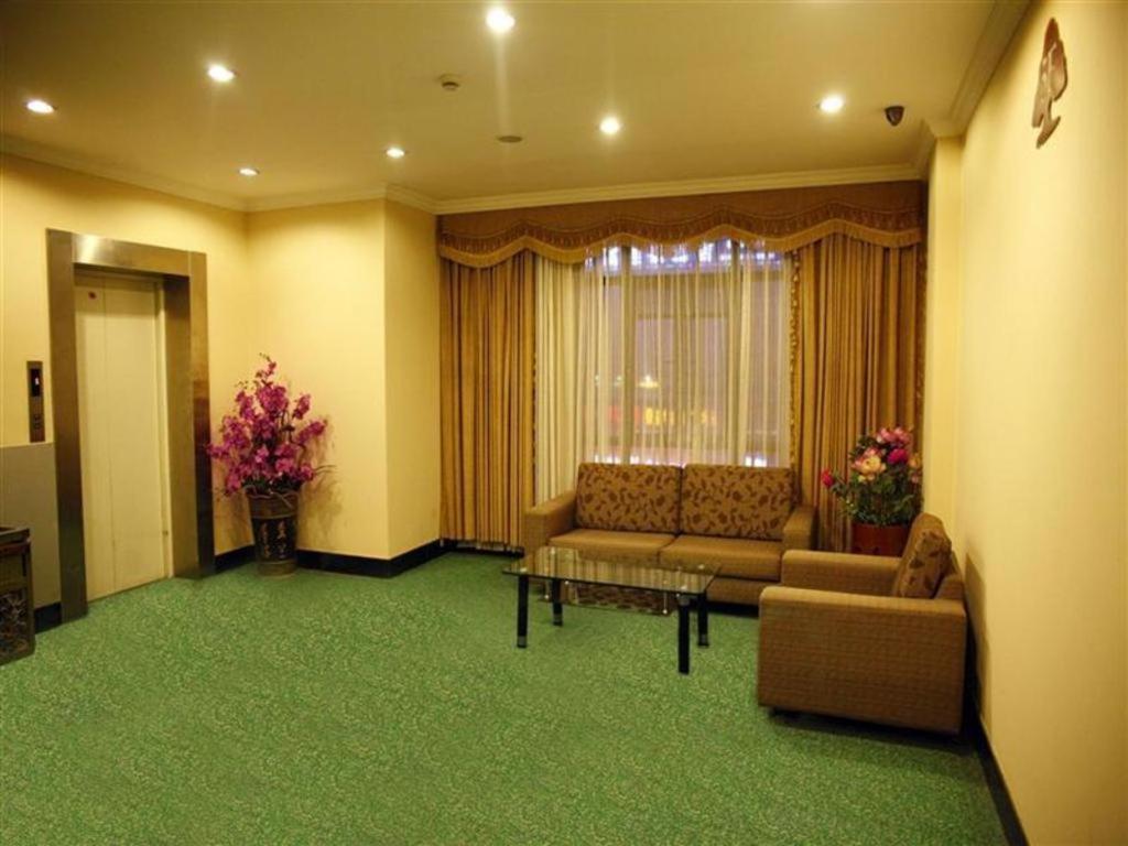 Gya Songjiang Wanda Plaza Hotel
