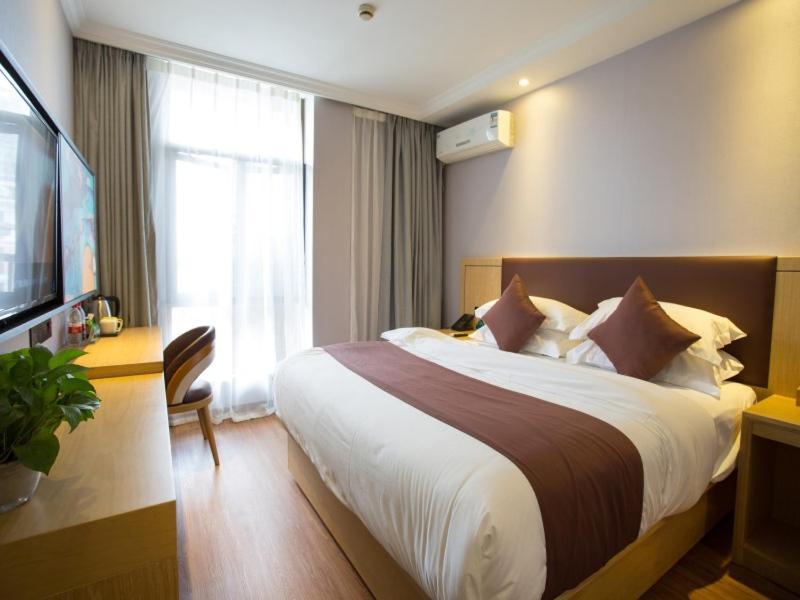 Khách sạn Gya Songjiang Wanda Plaza 2*